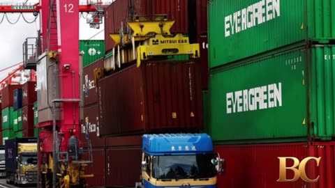 Tariffs prompt record plunge in US imports
