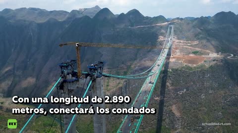 China finaliza el puente más alto del mundo en Guizhou