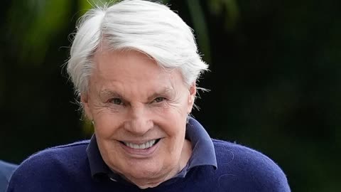 US court rules ex-Abercrombie CEO unfit for trial