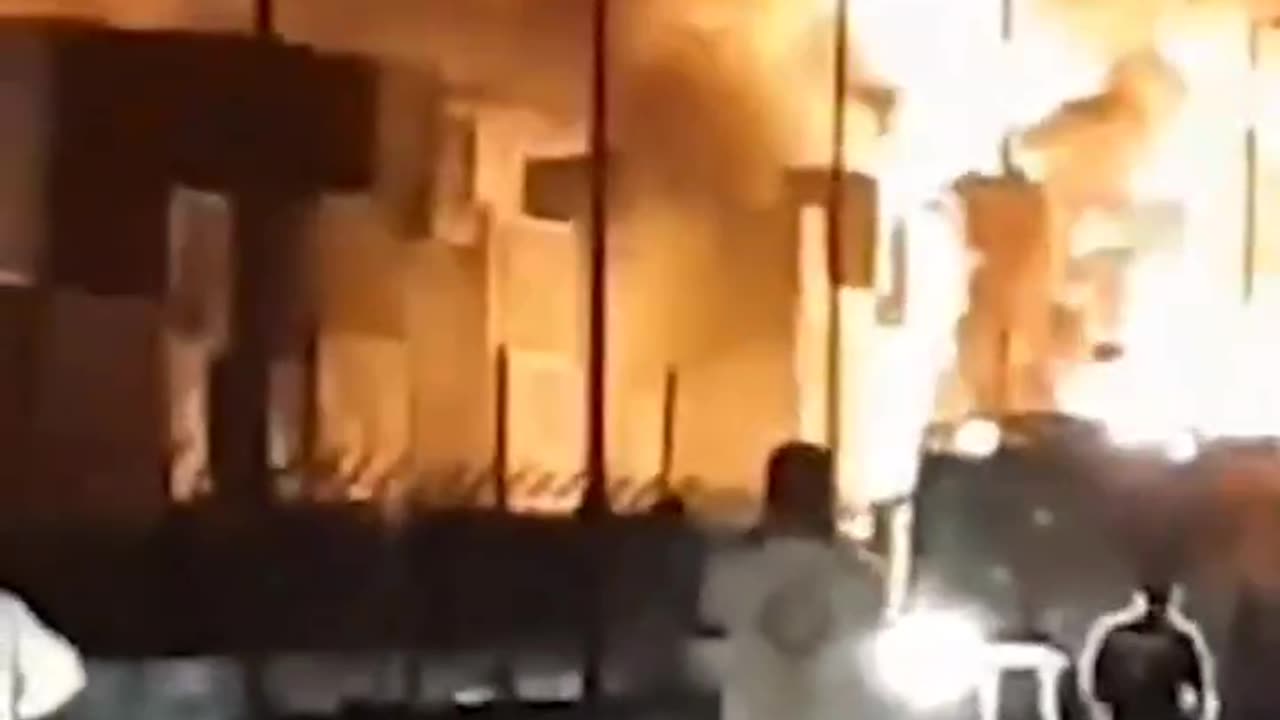 Explosions continue to thunder in the port of Bandar Abbas, Iran