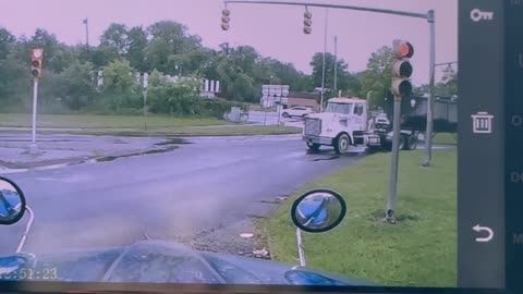 Trailer's Weight Shifts To Two Wheels