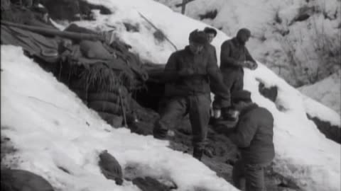 10TH MOUNTAIN DIVIS... - 10TH MOUNTAIN DIVISION LANDS IN ITALY, LEGHORN ITALY ; 135TH - 111-adc-3256