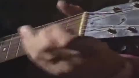 Stevie Ray Vaughan plays a rare Gibson acoustic guitar (1983)