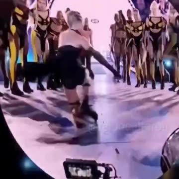 BALENCIAGA! DOES IT AGAIN