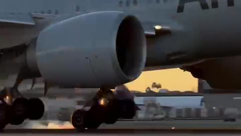 Beautiful smooth landing of the Boeing 777-300ER of American Airlines at Los Angeles Airport