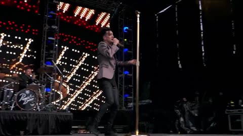 Vegas Lights - Panic! at the Disco (live)