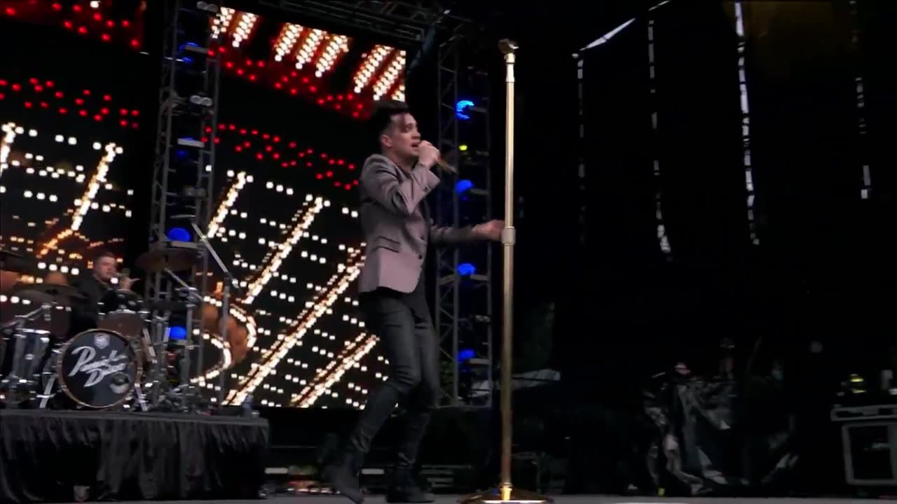 Vegas Lights - Panic! at the Disco (live)