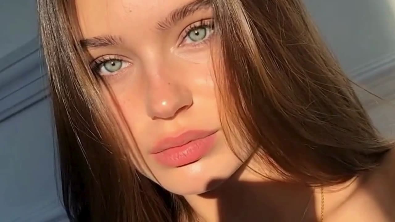 Victoria Skye - Fire N Gold (Visualizer)
