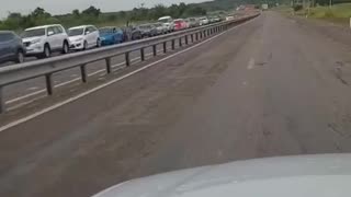 🚗🚘🚙 Russians report massive queues at gas stations due to a fuel shortage.