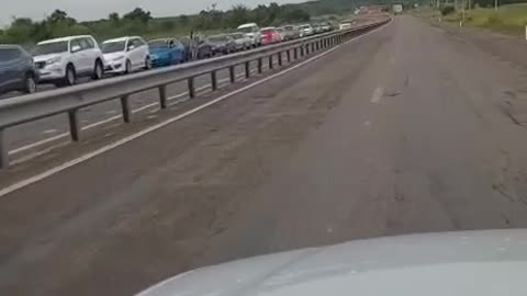 🚗🚘🚙 Russians report massive queues at gas stations due to a fuel shortage.