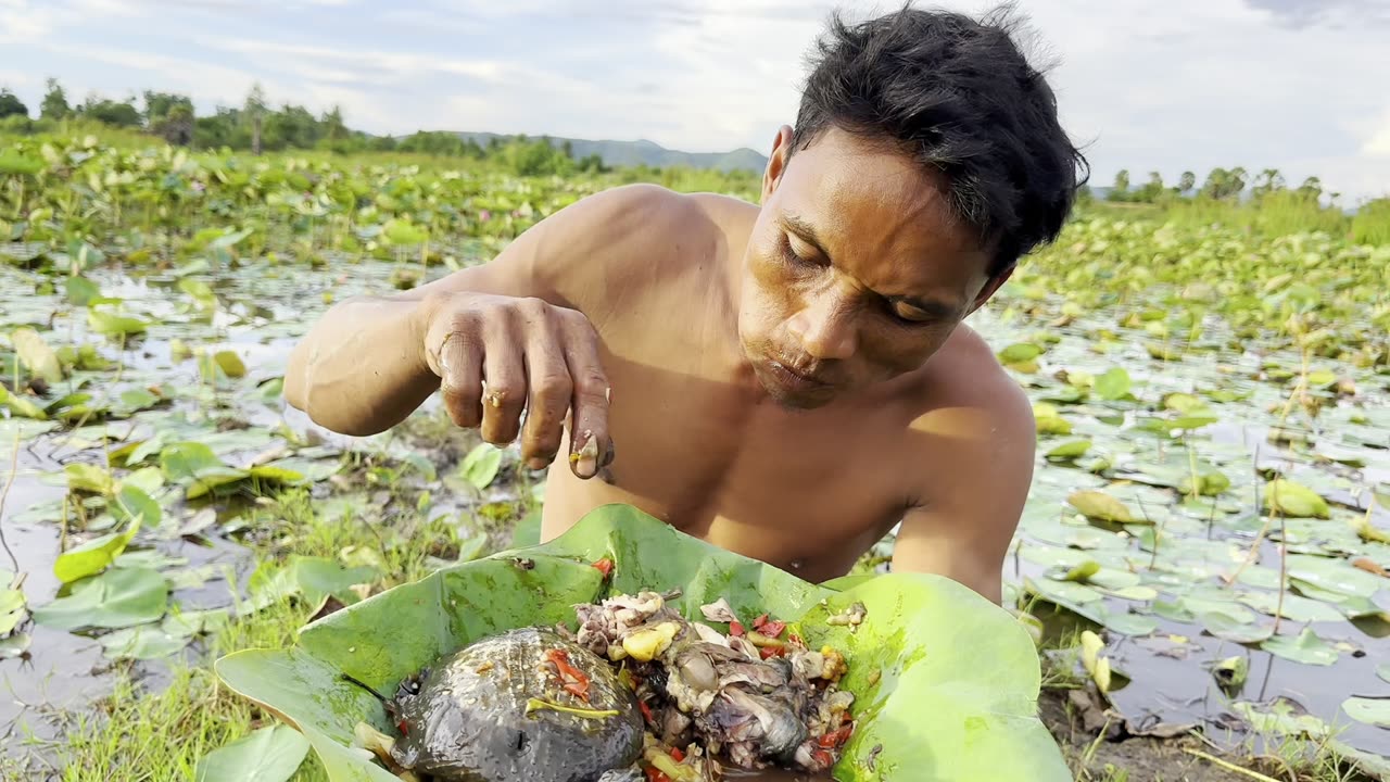 How a Rural Man Catches & Cooks Turtle for Survival
