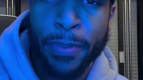 Dude Rains Holy Fire Down on Bernie Sanders and His Gaslighting Billionaire Narrative