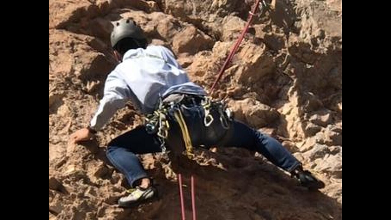 Red Rock TR Climbing Beta Series E55 (2025): The Ghetto Wall: Wrist Snatcher (5.10c)