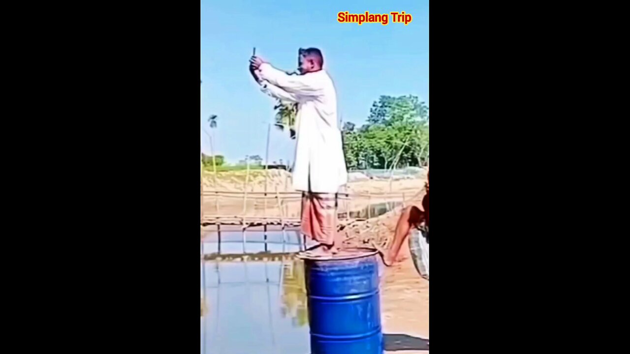 Simplang Trip 143: On top drum selfie accidentally fell down to leg raises exercise.