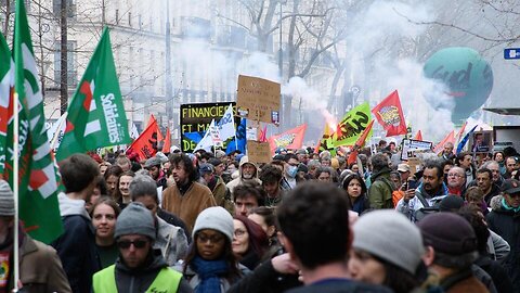LIVE. “Block-Everything”-Protest in Paris