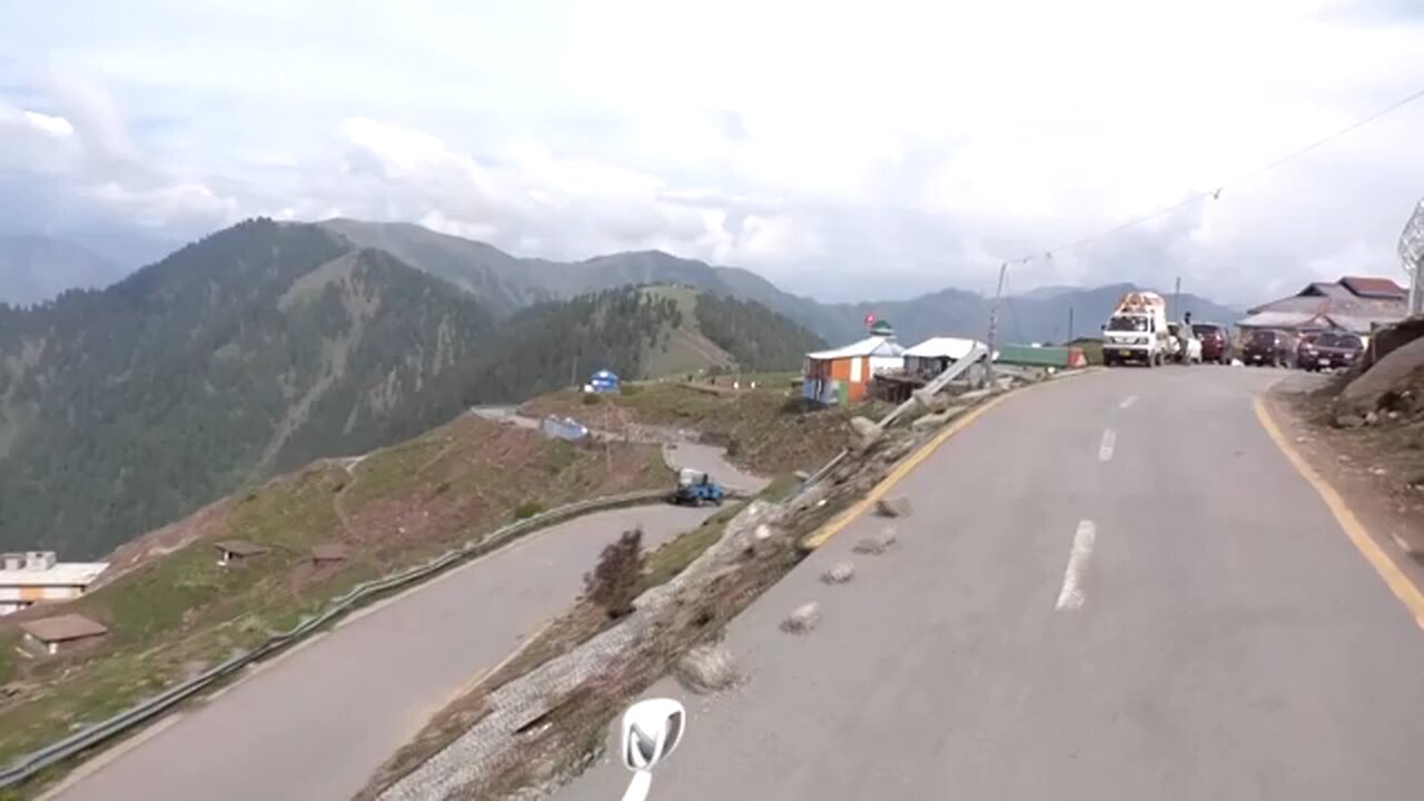 Kashmir braces for long tourism slump as tensions rise