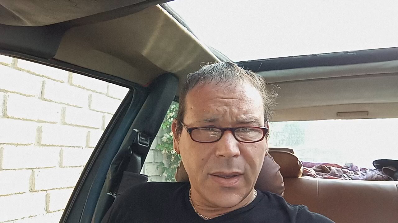 L' INTELLIGENZA ARTIFICIALE CI CACCERÀ VIA DAI NOSTRI LAVORI.