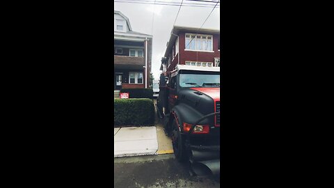 Pittsburgh narrow alley