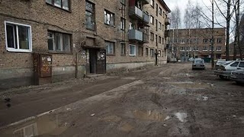 This Is What a Typical Russian Neighborhood Looks Like, Meaning Misery and Alcohol Everywhere!
