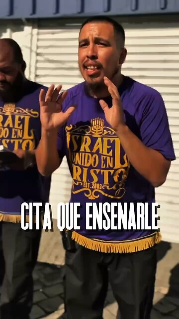 La mujer no debe de poner pantalones