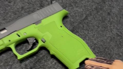 Sunday touch around 119: SPH touches a green PSA Dagger #hickok45