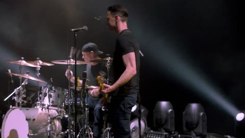 Is Your Mama Gonna Miss Ya? (first performance since 1992) - Bryan Adams (live)