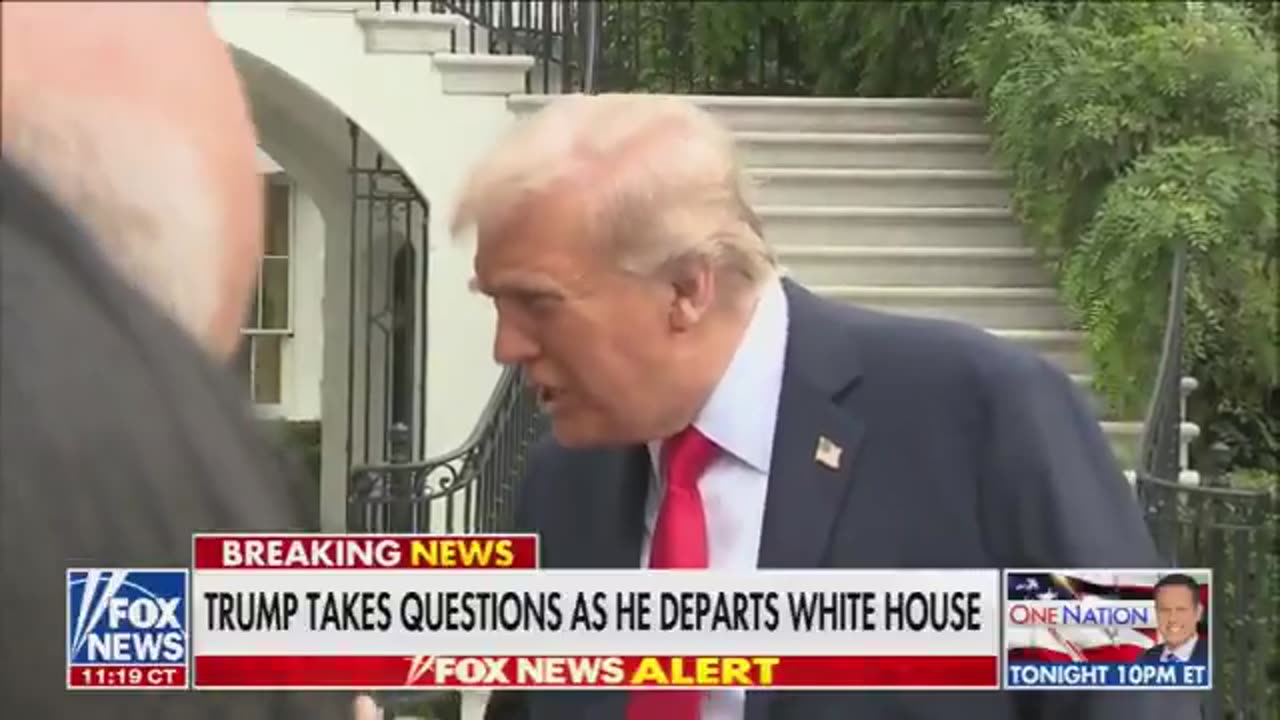 President Trump destroys a fake news reporter who is fearmongering over Chicago