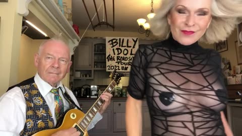 20220710 Toyah & Robert’s Sunday Lunch - Rebel Yell [VR3Hk6fpnW8]