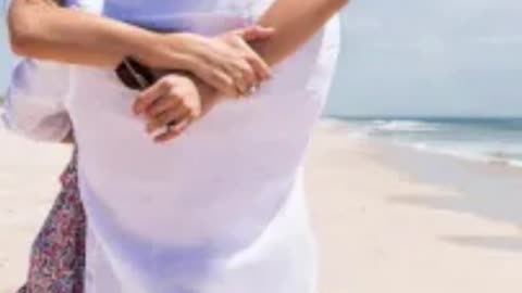 Snack-Stealing Photobomber Crashes Beach Proposal in the Most Hilarious Way!