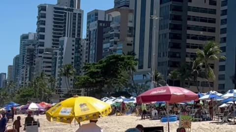 ⛔️ One of the world’s most DANGEROUS beaches is in Brazil! 🇧🇷