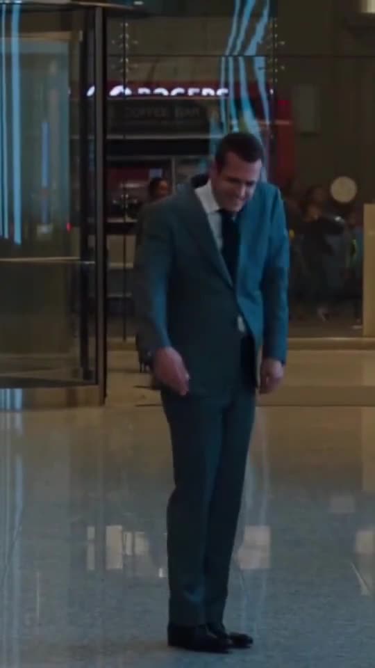 😎#harveyspecter #happy 😎 #suits #perfect #dancing #laleydelosaudaces 🎓