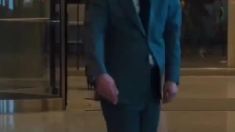 😎#harveyspecter #happy 😎 #suits #perfect #dancing #laleydelosaudaces 🎓
