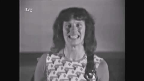 CHRISTIE: Yellow River - Performed in 1972 (My "Stereo Studio Sound" Re-Edit) Credit to I.P. Daily