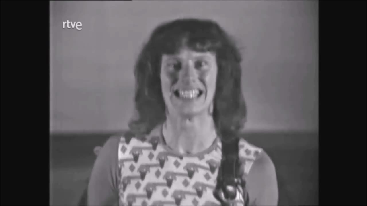 CHRISTIE: Yellow River - Performed in 1972 (My "Stereo Studio Sound" Re-Edit) Credit to I.P. Daily