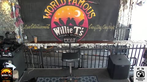 LIVE Music Everyday!