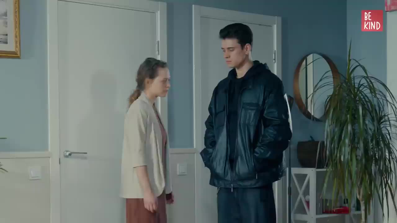 Desperate women to be robbed