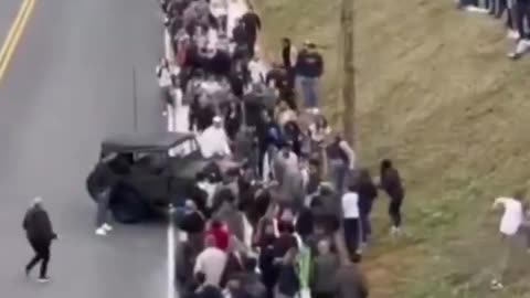 Mulheres são atropeladas por jeep durante apresentação em desfile de 7 de setembro em Brusque - SC