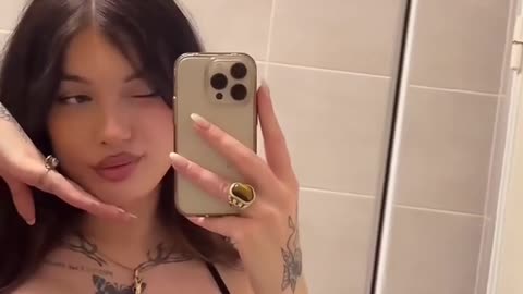 Canadian tgirl in this mirror