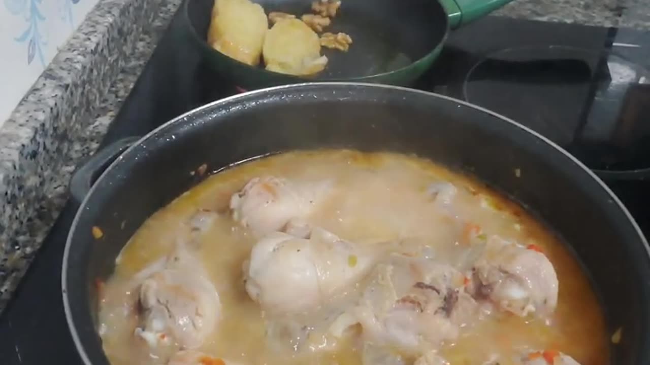 POLLO EN SALSA DE LA ABUELA UFFF DELICIOSO