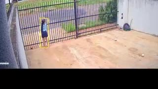 She didn't forget her daughter's school bag, but….. 😂😂