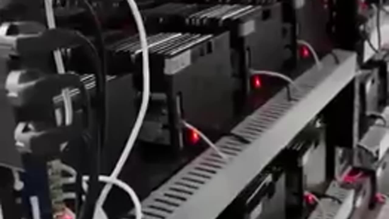 ⚠️WHO'S COMMENTING ON YOUR VIDS_ AI BOTS BOTS BOTS.. AI BOT FARMIN.. FUCK AI
