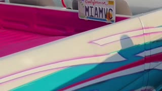 LOVE the 80s retro colors of this truck!