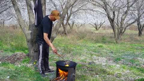 🏕COOKING IN THE WILD! ROASTED CHICKEN AND POTATO RECIPE!🍗🥔