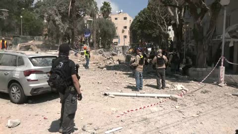 Israeli Police, Rescue Teams Respond After Iranian Missile Strike | Tel Aviv | Israel Iran War