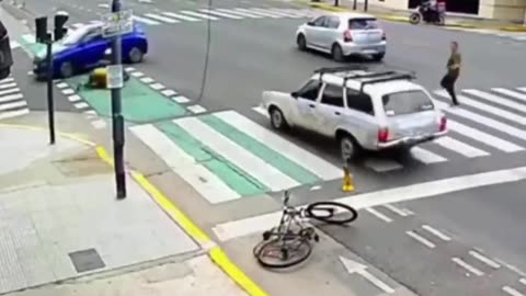 Motorcycle phone snatchers picked the wrong woman