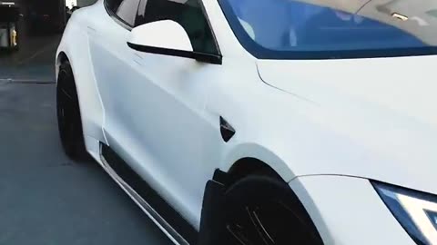 JOE ROGAN’S NEW CUSTOM TESLA LOOKS AMAZING