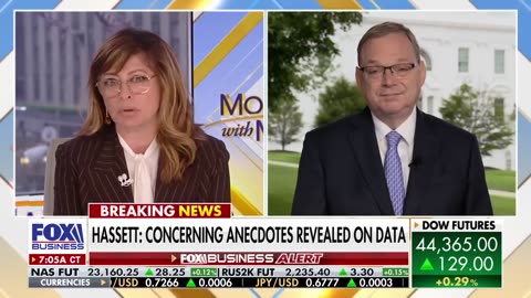 "TRILLIONS": Trump economist highlights Apple's pledge to invest