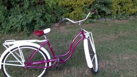 Vintage 1960s Schwinn Hollywood Bicycle OVER 50 Years Later (Bike Review/Overview)