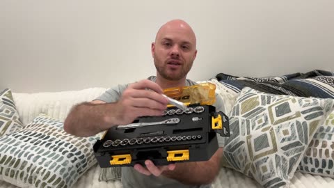 Overview DEWALT 34 Socket Set