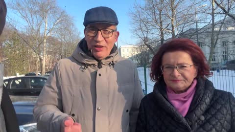 Ponad setka policjantów wykorzystywana do siłowego zajęcia KRS! Tylko z tyłu stoją cztery